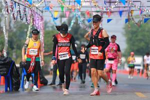 BIB: 041619, 4031
                            <button type="button" onclick="openModal(9915170)" class="btn btn-primary btn-sm float-right btn-popup" data-toggle="modal" data-target=".modal-high-quality">
                        <i class="fas fa-shopping-cart"></i> Add to Cart
                    </button>
                                            <button type="button" onclick="isThisMe(9915170, true)" class="btn btn-success btn-sm float-right btn-popup btn-isme hidden" data-toggle="tooltip" data-placement="bottom" title="นี่คือรูปของคุณใช่ไหม คลิกที่นี่เพื่อเอาเข้าอัลบั้ม">
                        <i class="fas fa-plus"></i> Add to album
                    </button>
                    <button type="button" onclick="isThisMe(9915170, false)" class="btn btn-warning btn-sm float-right btn-popup btn-isnotme hidden">
                        <i class="fas fa-ban"></i> Remove from album
                    </button>